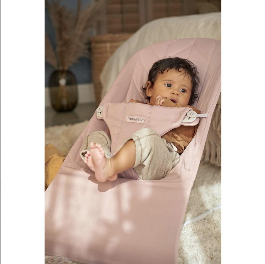 BabyBjörn Bliss Ana Kucağı Petal Cotton Oyuncaklı / Dusty Pink - Baby Baby Bebek Mağazaları